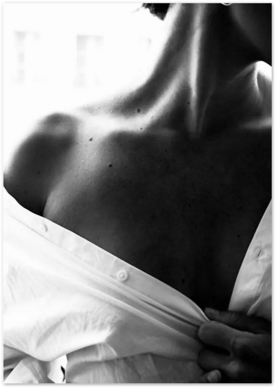 Posterux© | Elegant Black & White Sensuality Poster poster – premium wall art
